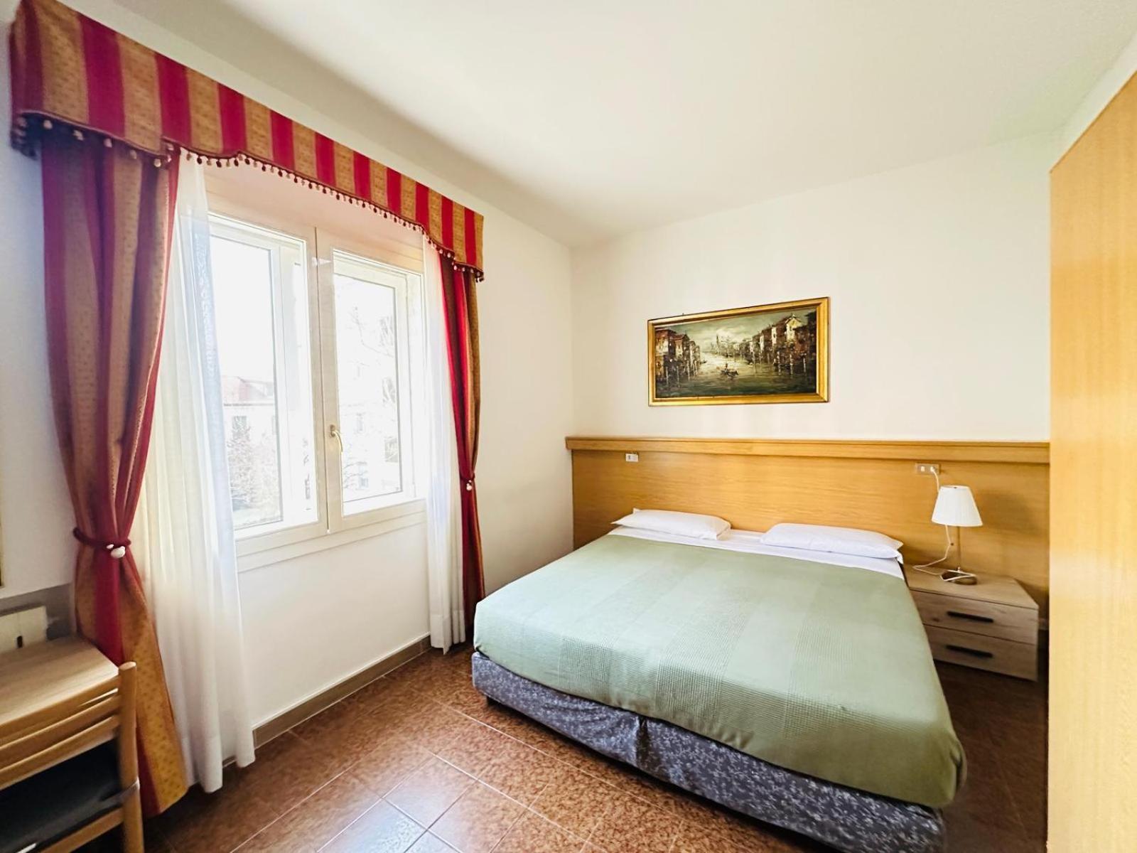 Hotel Tito Mestre Eksteriør bilde