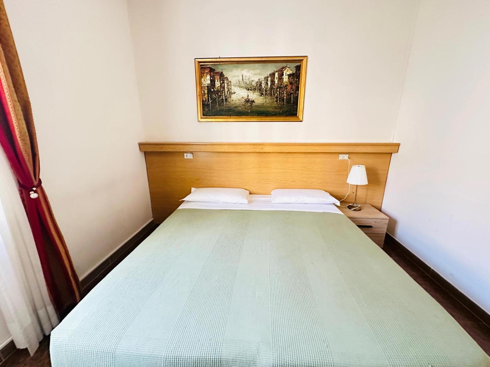 Hotel Tito Mestre Eksteriør bilde