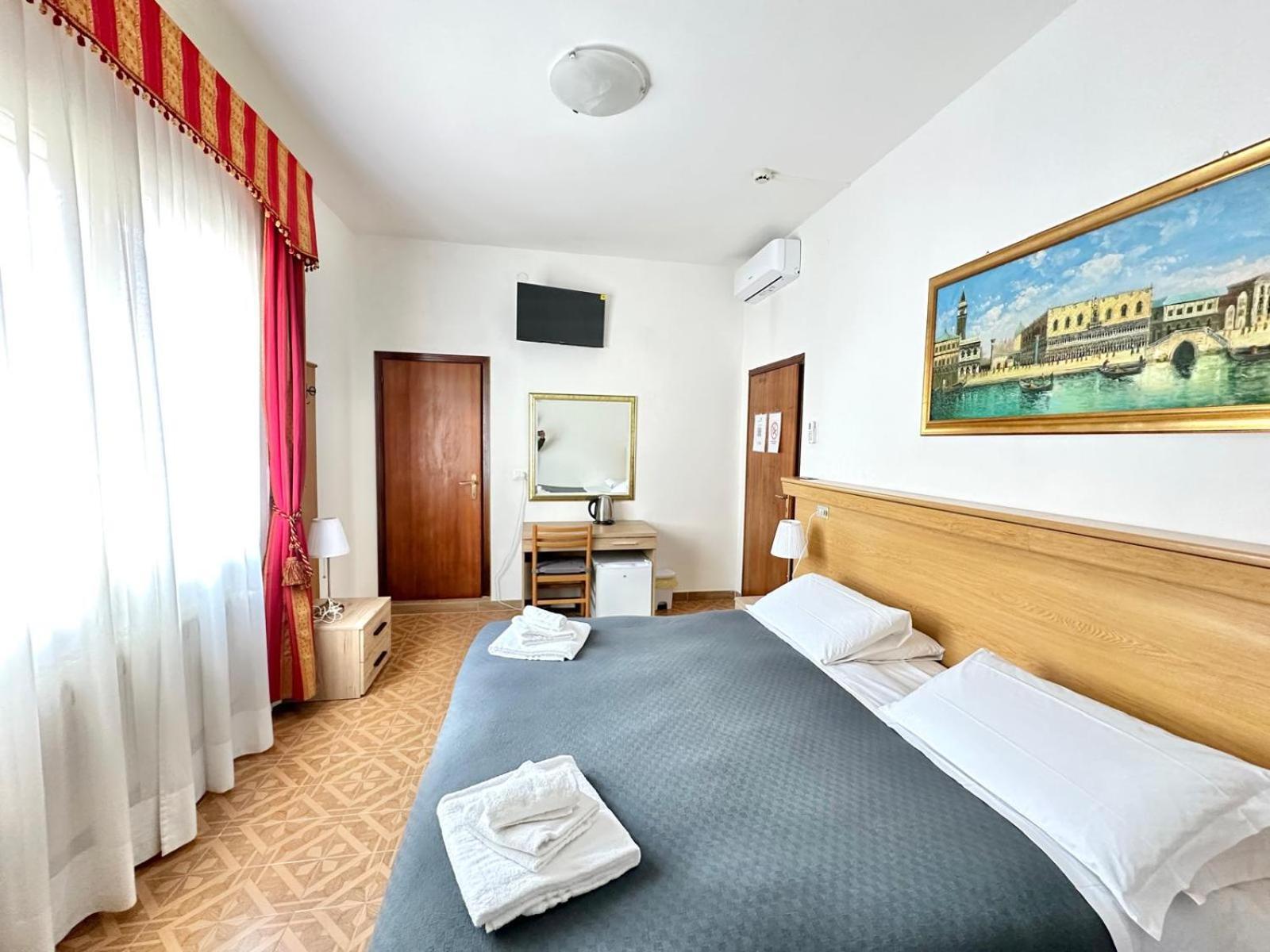 Hotel Tito Mestre Eksteriør bilde