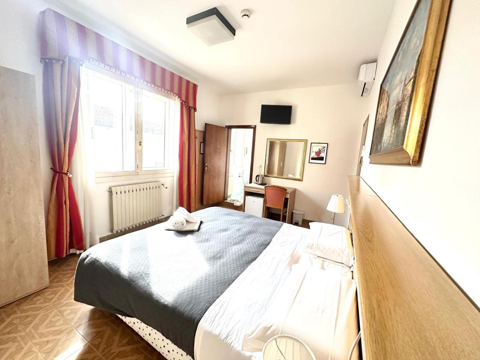 Hotel Tito Mestre Eksteriør bilde