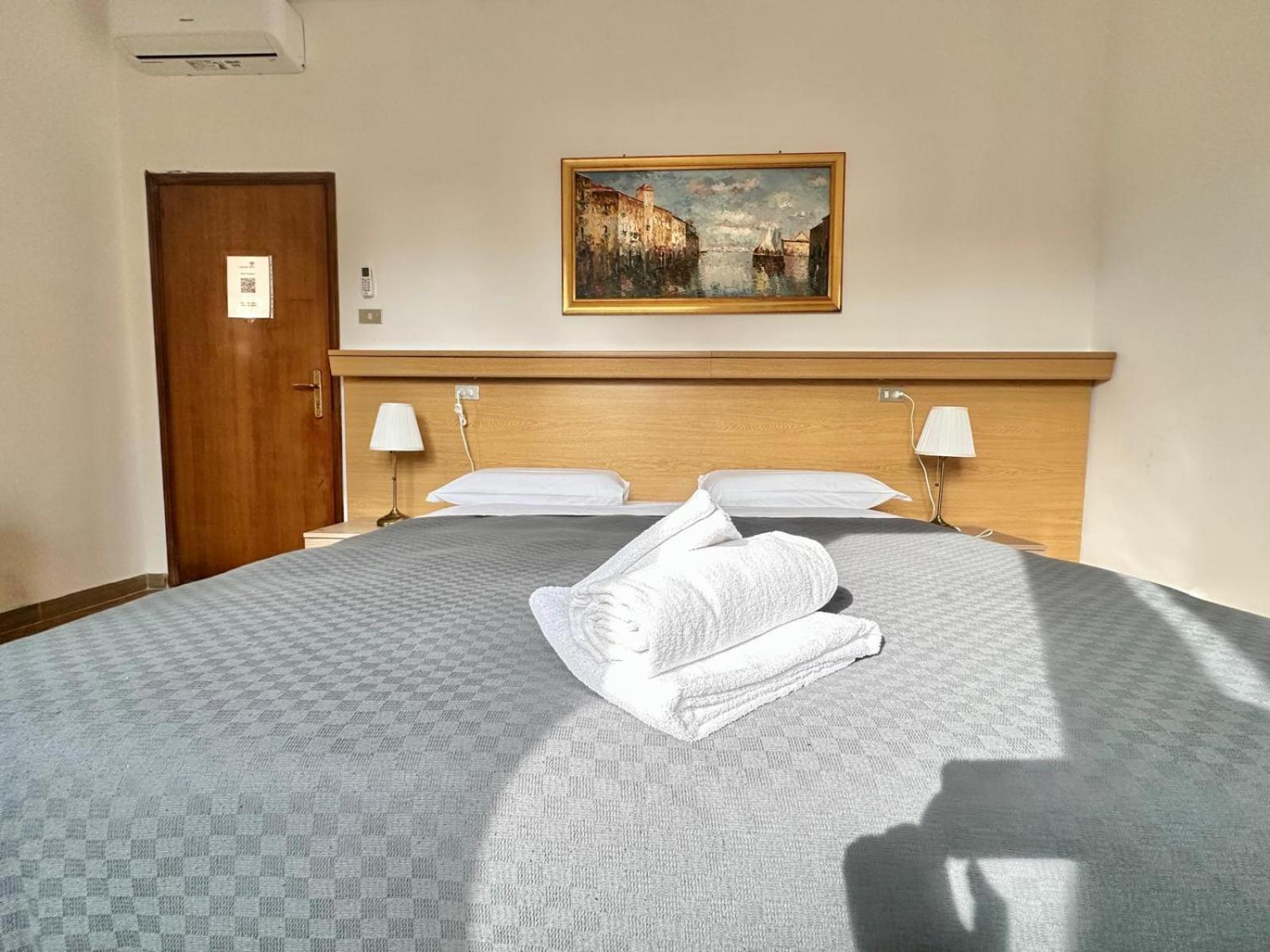 Hotel Tito Mestre Eksteriør bilde