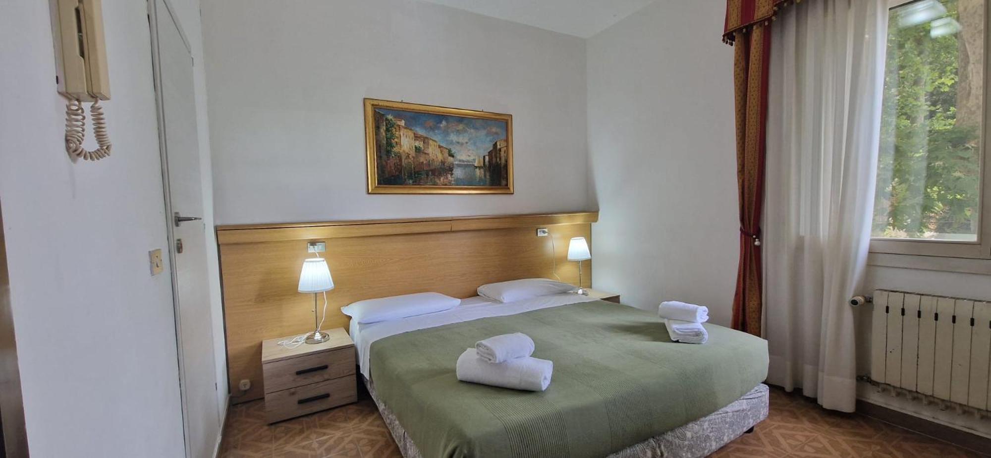 Hotel Tito Mestre Eksteriør bilde
